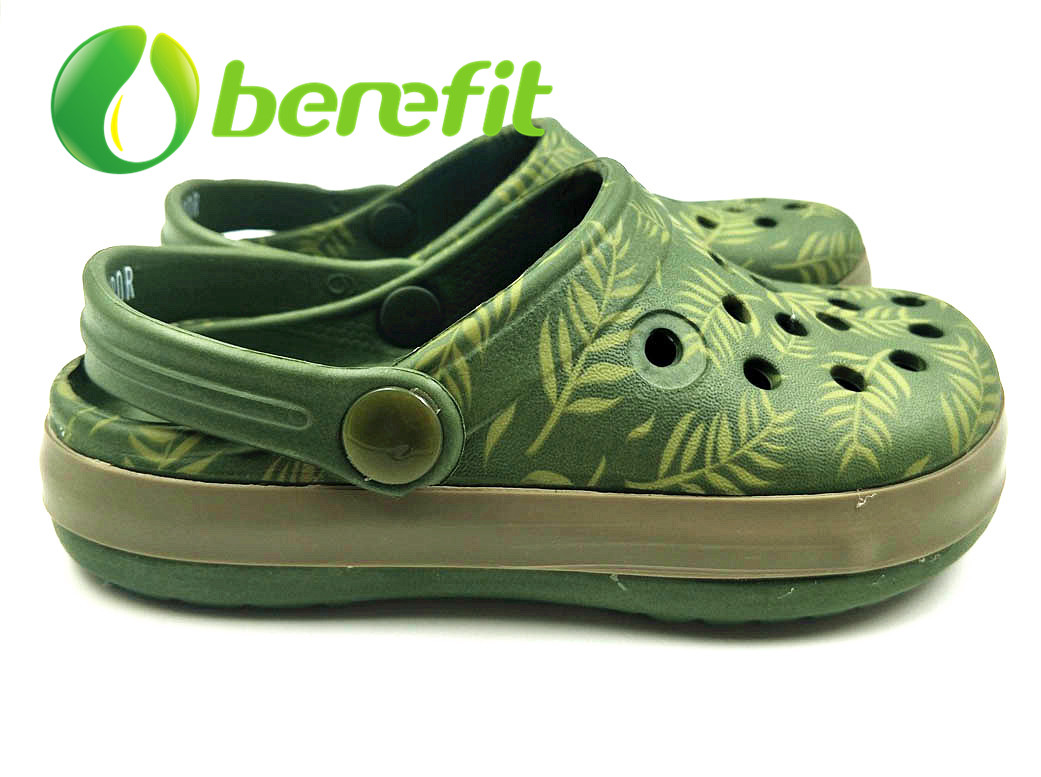 Non Slip Garden Shoes in Waterproof Style And EVA Clogs