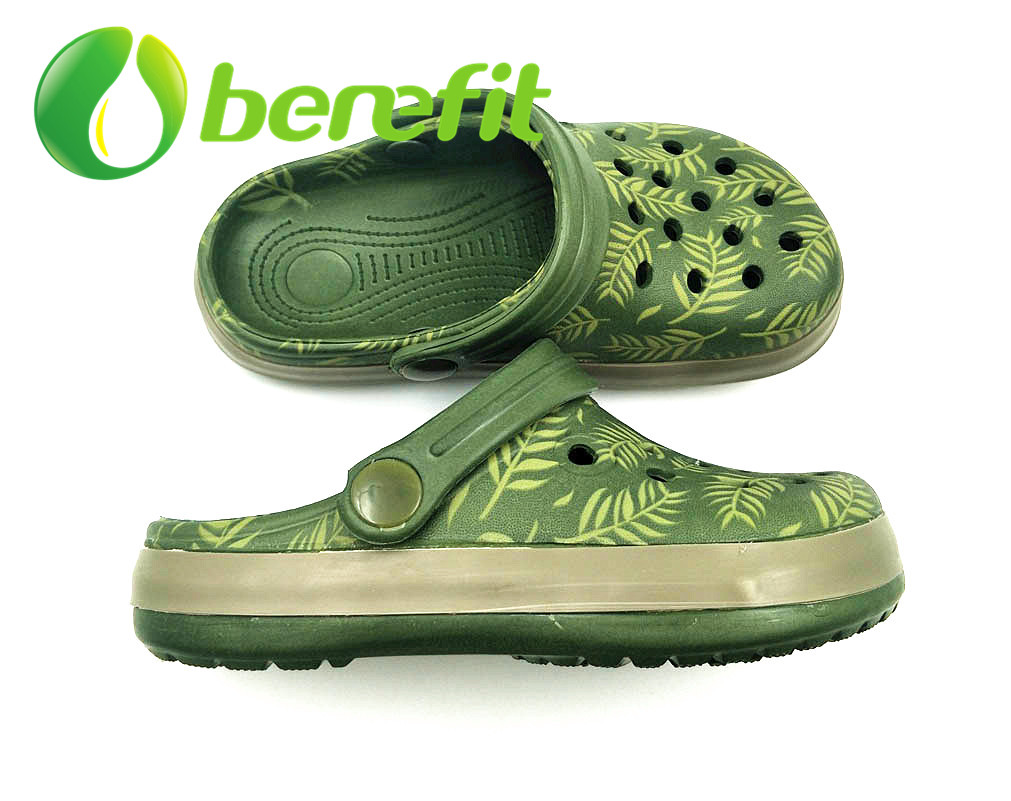 Non Slip Garden Shoes in Waterproof Style And EVA Clogs