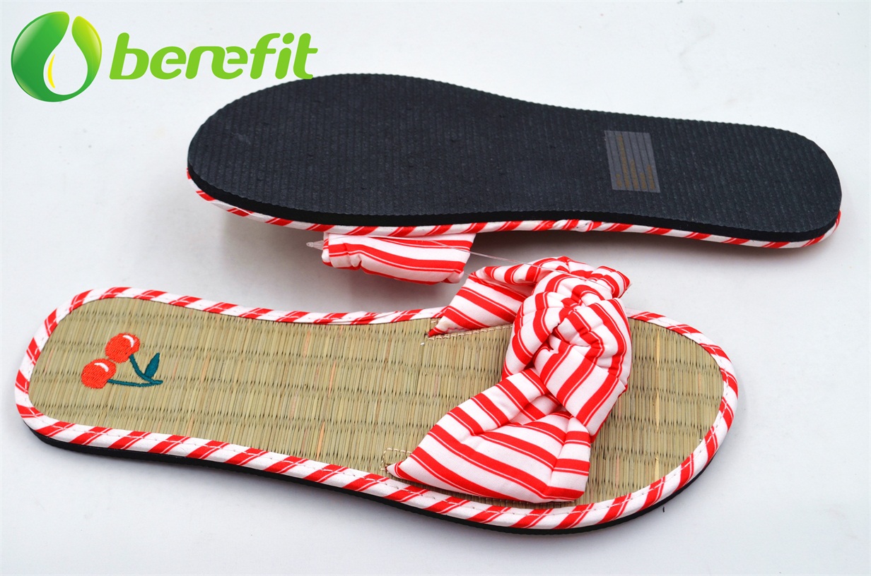 Women Flat Sandals With Natural Straw Insole 